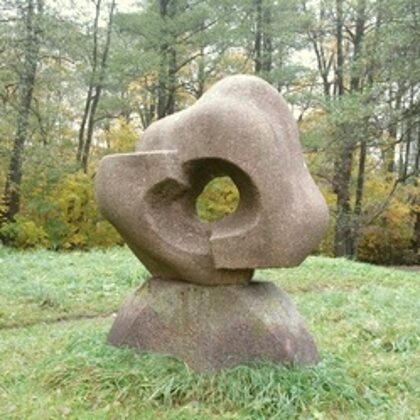 APĻA PĀRRĀVUMS. 1986. Granīts. 210/160/90cm. Bieriņi, Rīga