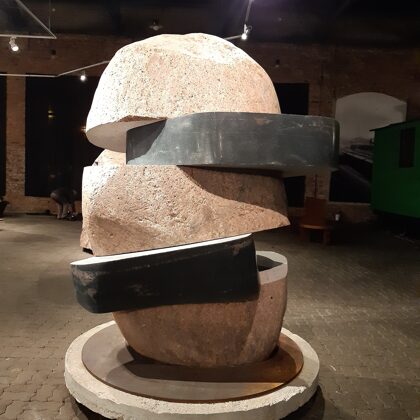 STRUKTŪRA VI Granīts. 220/160/115cm 2021.