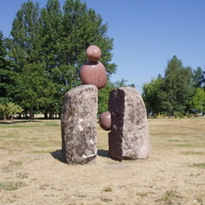 ATSPULGS. 2006. Granīts. 300/220/120cm. Ventspils Piejūras parks