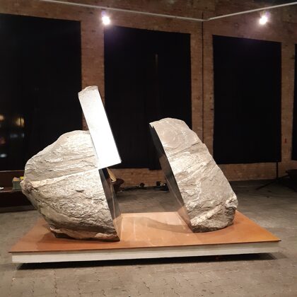 DIVAS DAĻAS.  Granīts. 200/290/125cm 2021.