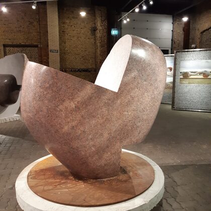 STRUKTŪRA I Granīts. 175/165/100cm 2022.