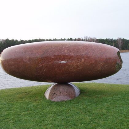 BALANSS. 2010. Granīts. 180/420/220cm Vakarbuļļi, Rīga