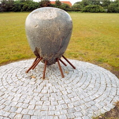 INSECT. 1997. Granite, metal armature. 145/100/100cm. Bramming, Denmark