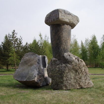 WEDGE STONE. 2006. Granite. 330/300/150cm. Šventoji, Lithuania