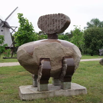 WIND-UP PIGLET OR THE TIME FORMULA. 2007. Granite, metal. 200/170/110cm. Ventspils