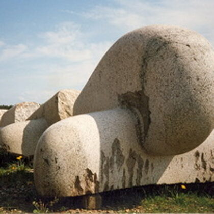 EPIC MOTIVE 1. 2000. Granite. 220/250/1200cm. Vakarbulli, Riga