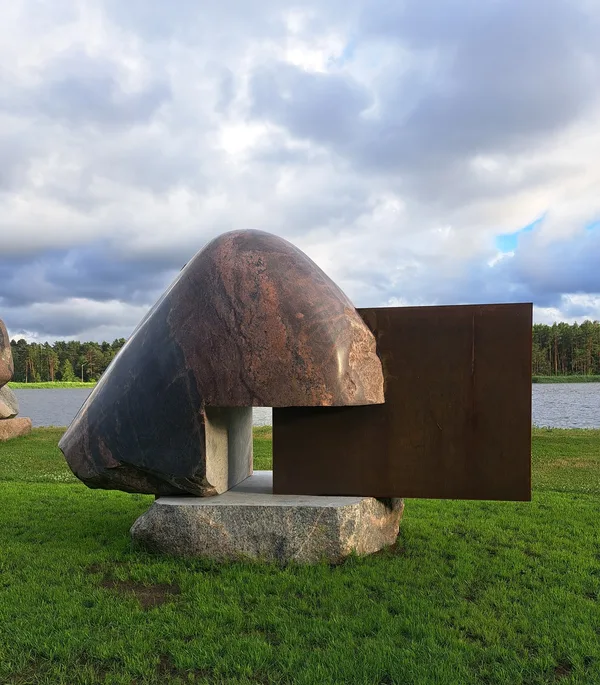 DOMAS PAR TĒVZEMI. 2026.&nbsp; &nbsp; &nbsp;250/430/170cm.&nbsp;