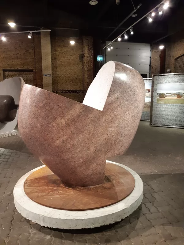 STRUKTŪRA I Granīts. 175/165/100cm 2022.