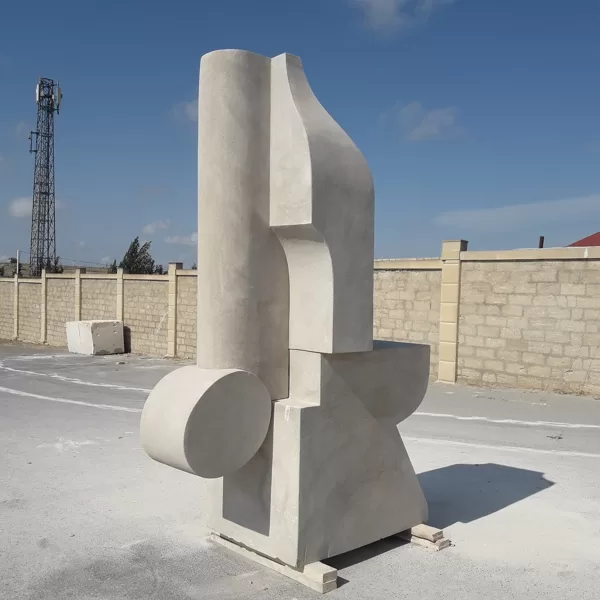 ASTOTDAĻNOTS. 2019. Smilšakmens. 250/95/150cm. Baku, Azerbaidžāna