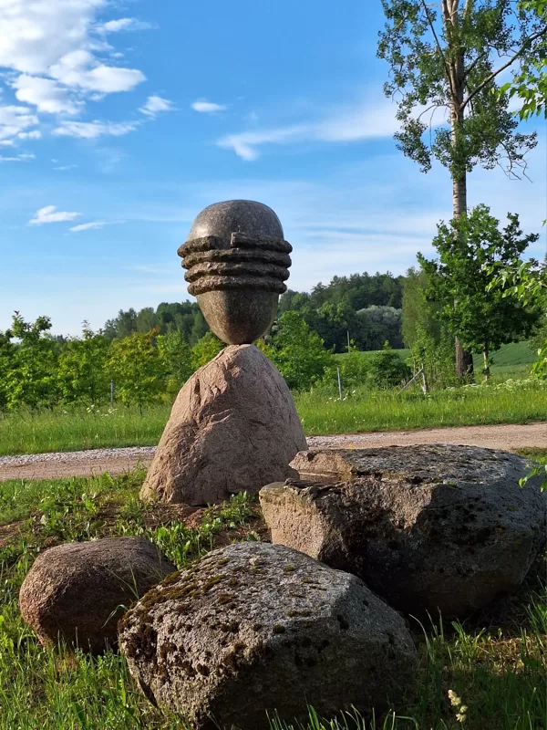 PIEJŪRAS AKMENS. 