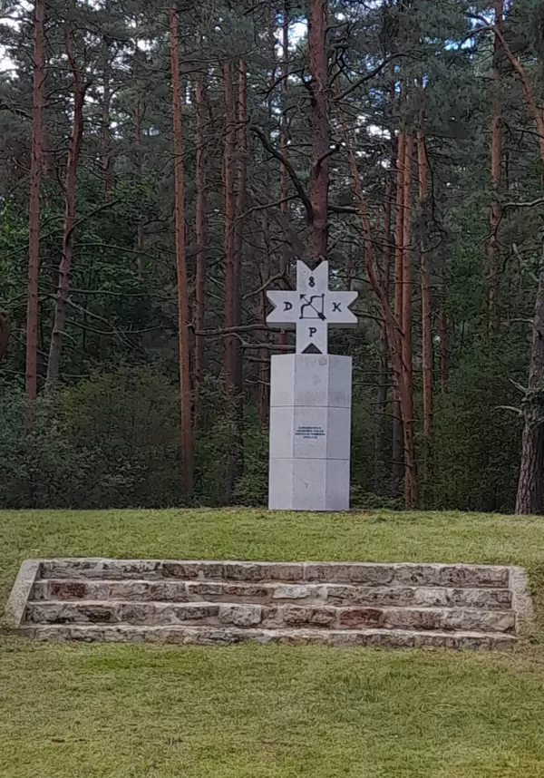 1919.g BRĪVĪBAS CĪŅU PIEMIŅAI. 330/120/120. Granīts. Rīga.(arhitekts Juris Poga)