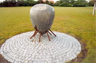 INSECT. 1997. Granite, metal armature. 145/100/100cm. Bramming, Denmark