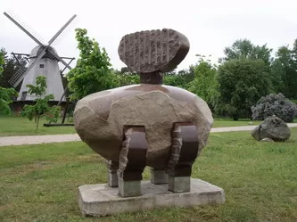 WIND-UP PIGLET OR THE TIME FORMULA. 2007. Granite, metal. 200/170/110cm. Ventspils