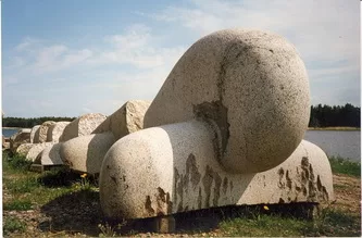 EPIC MOTIVE 1. 2000. Granite. 220/250/1200cm. Vakarbulli, Riga