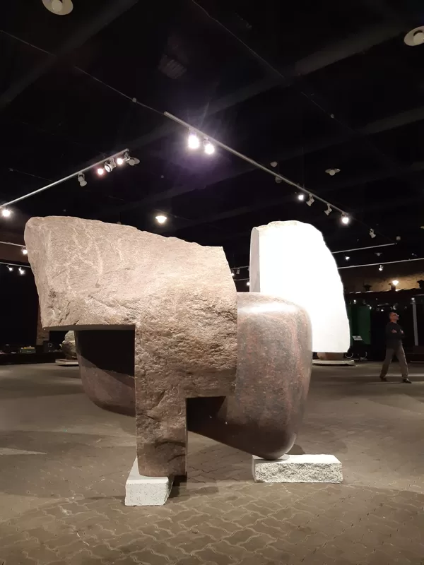 REVELATION II. Granite. 180/240/130cm. 2022.