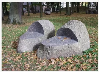 ON THE ROAD. 1999. Granite. 100/220/250cm. Nordeķi Park, Riga