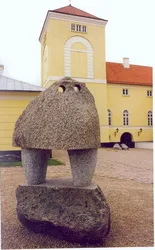 THE GHOST OF THE PALACE. 1999. Granite. 230/120/100cm. Ventspils