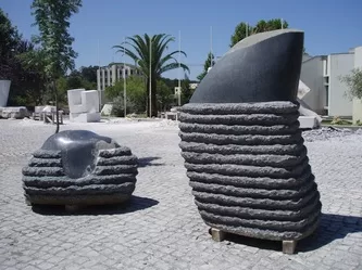THE OPENING OF BUDS. 2012. Granite. 200/500/130cm. Caldas da Rainha, Portugal