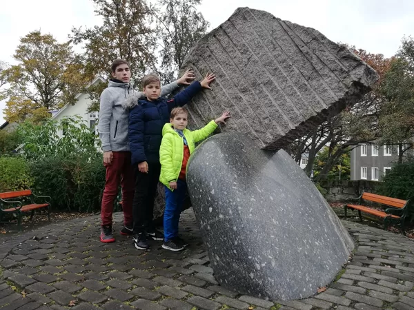 SUPPORT . 1996. Granite. 300/400/230cm. Reykjavik, Iceland