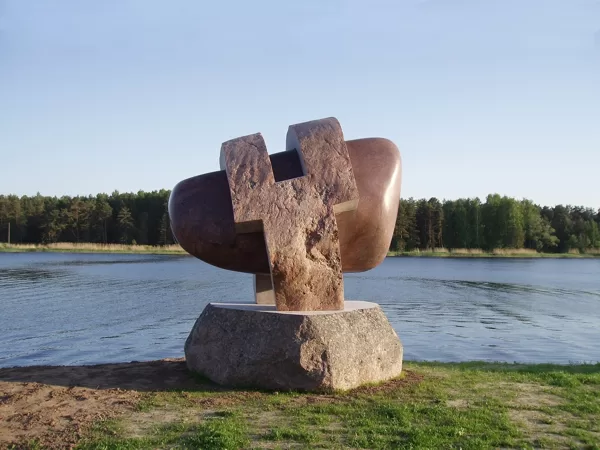 DAVID ARGUMENT OR A STONE WITH A SLING. 2016. Granite. 270/230/180cm. Vakarbulli, Riga