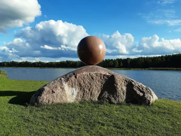 THE SUN ON THE MOUNTAIN. 2020. Granite. 260/460/310cm Vakarbulli, Riga