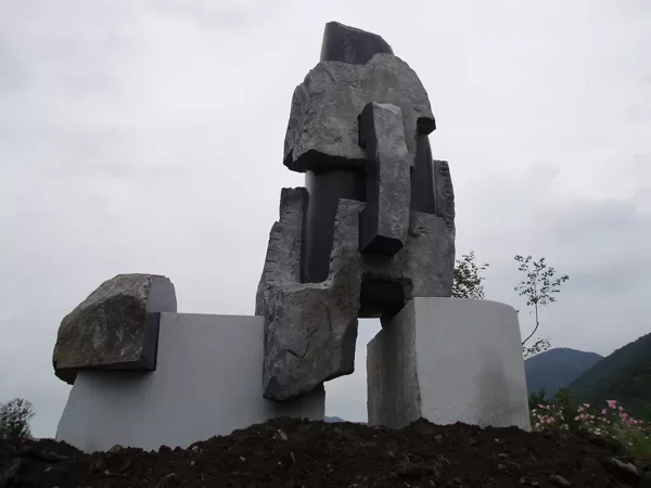 MESSAGE FROM LONG AGO. 2007. Granite, diorite. 600/600/300cm. South Korea